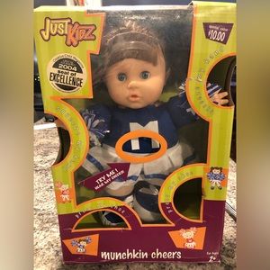 Just Kidz 2004 Munchkin Cheers Doll Hard to Find EWC.